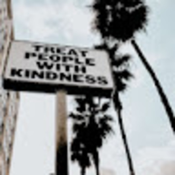 Meet your Posher, Cassie - Picture 1 of 1